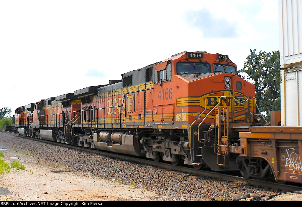 BNSF 4166